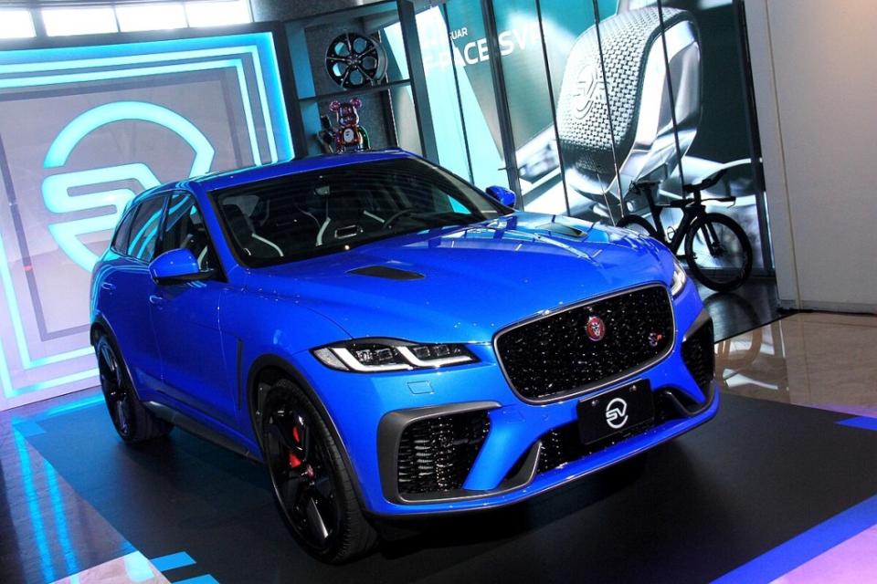 5-0-v8-jaguar-f-pace-svr-473