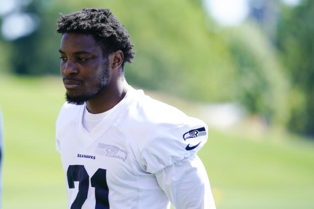 Seahawks first-round CB Devon Witherspoon reportedly holding out, is only  NFL rookie without a contract