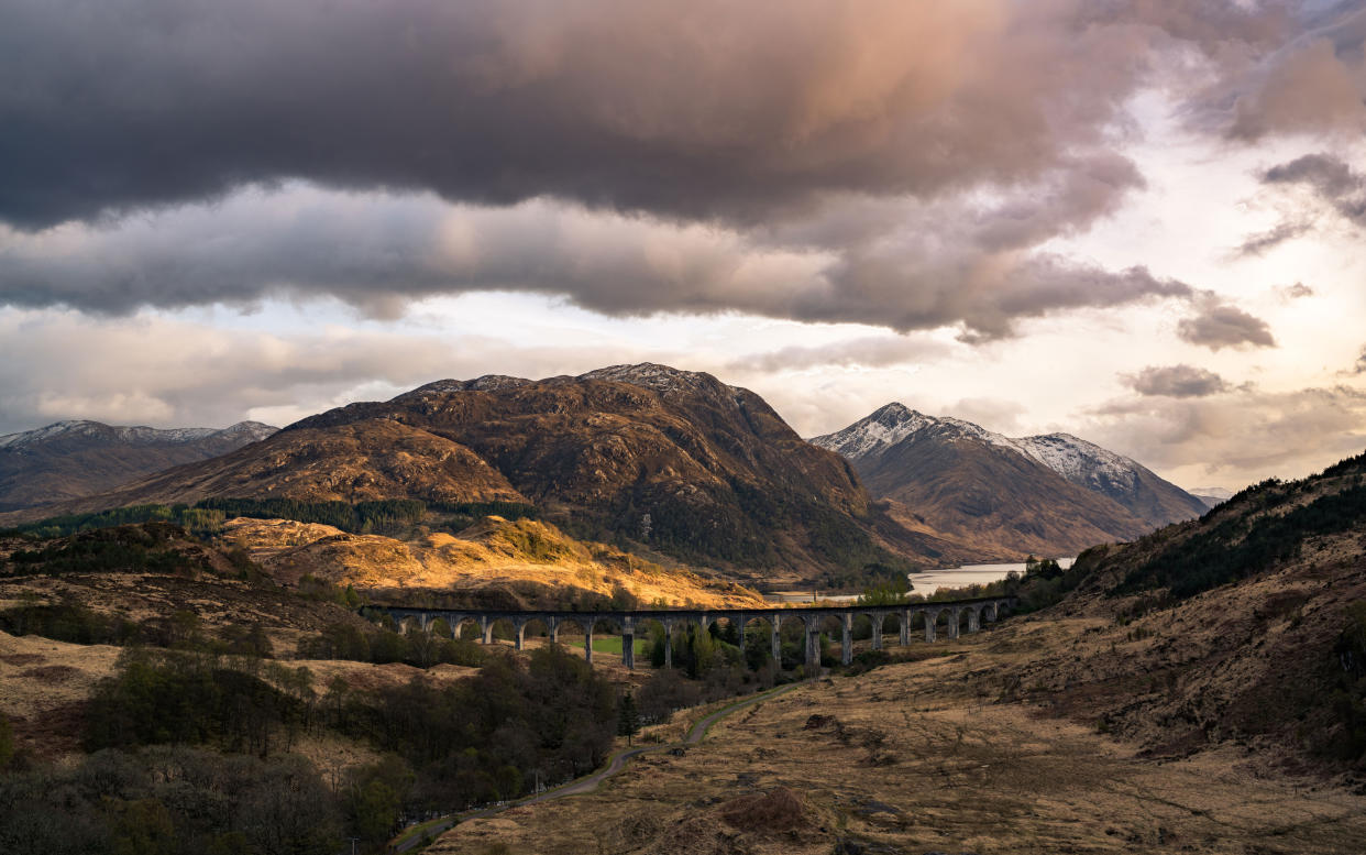 A train at Glenfinnan viaduct, less than 10 hours from London - Cui Yi