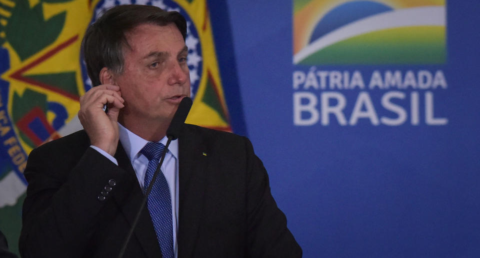 Photo of President Bolsonaro not wearing a face mask. He has tested positive for coronavirus.