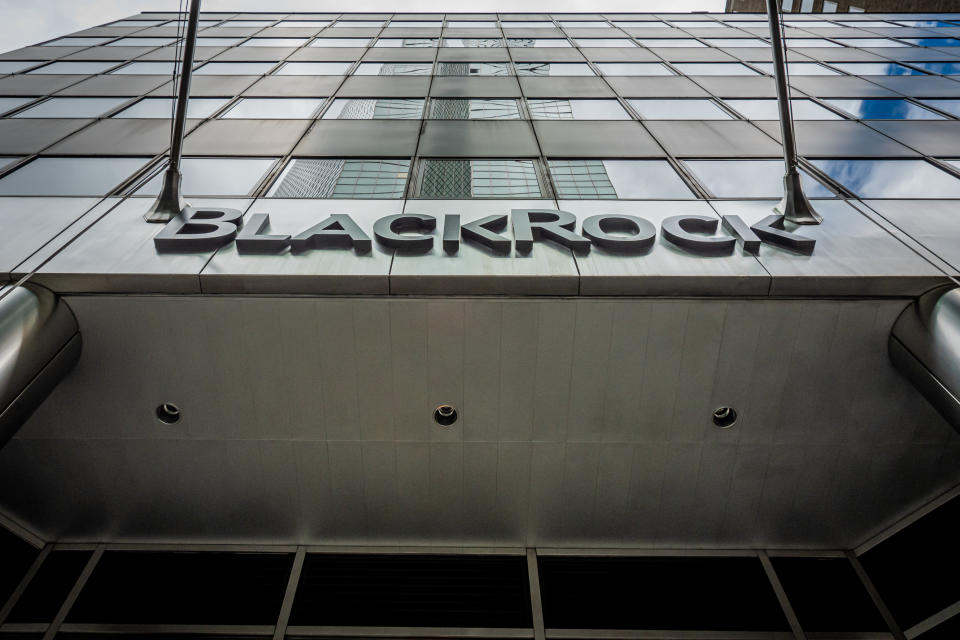 NEW YORK, UNITED STATES - 2021/04/17: BlackRock offices in New York City. (Photo by Erik McGregor/LightRocket via Getty Images)