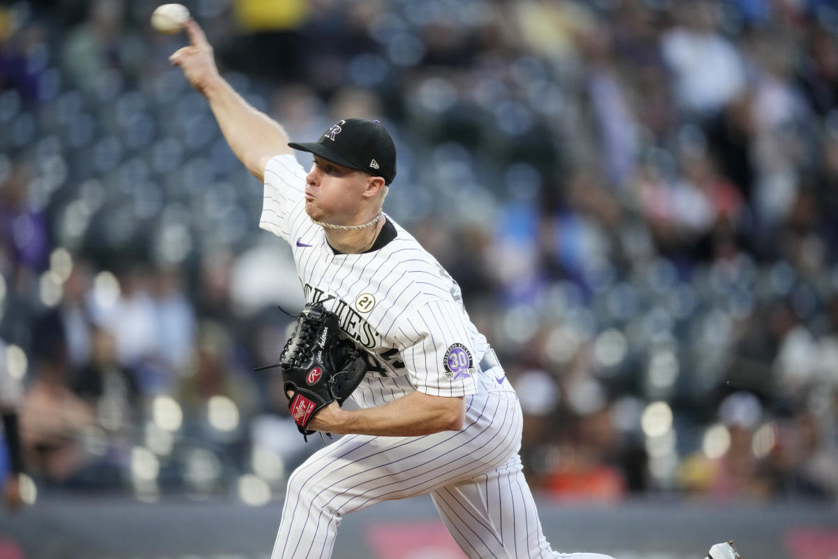 Nick Mears allows double to J.D. Davis to end Rockies' no-hit bid