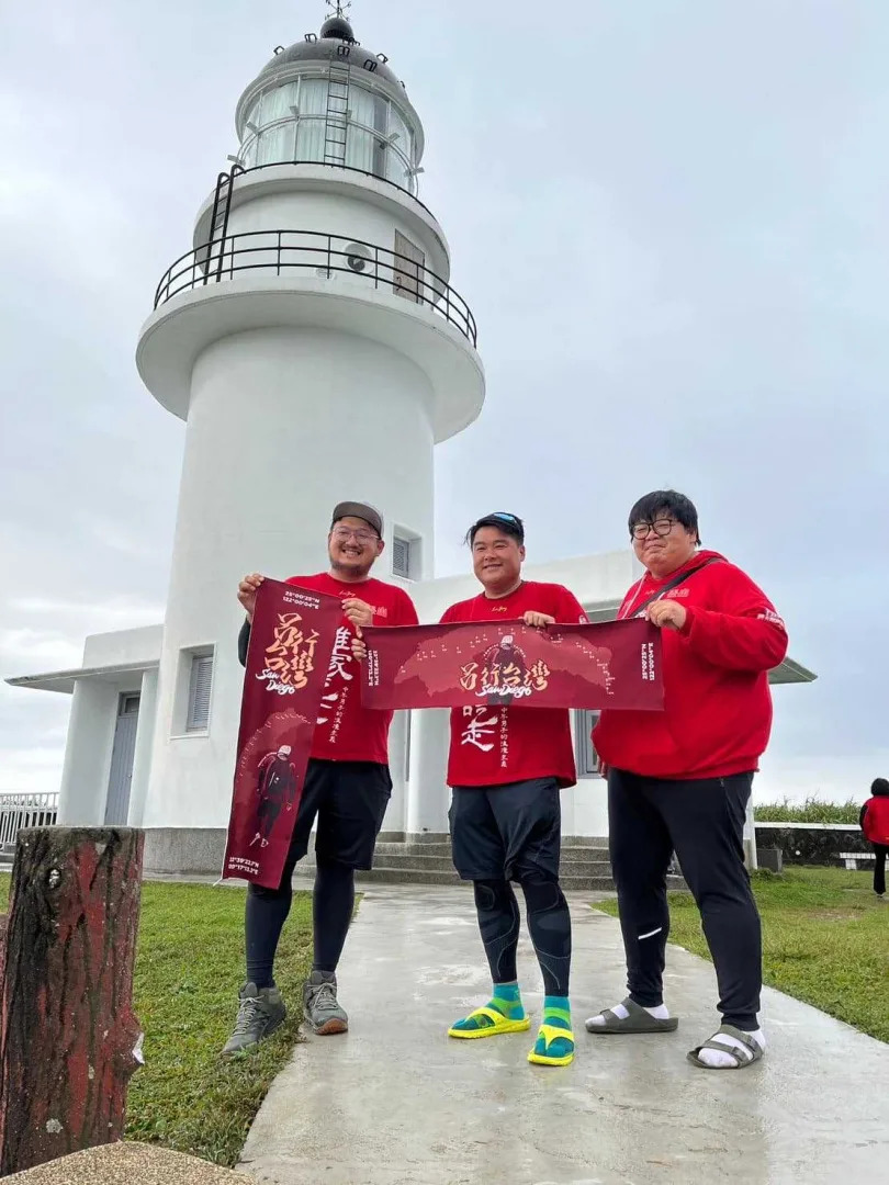 眾人順利的於10日完成這次瘋狂的旅程。（圖／翻攝自FB）