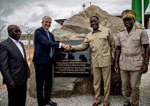 From left: Fofana Bouaké, Minister of Hydraulics, Sanitation and Hygiene (Côte d’Ivoire); Jorge A. Ganoza, President and CEO of Fortuna; Mamadou Sangafowa Coulibaly, Minister of Mines, Petroleum and Energy (Côte d’Ivoire); Karim Diarrassouba, Prefect of the Séguéla Region (Côte d’Ivoire)