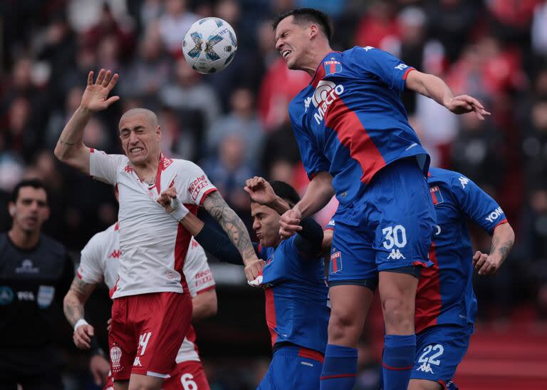 Maroni (Tigre) le gana en el salto a Fattori