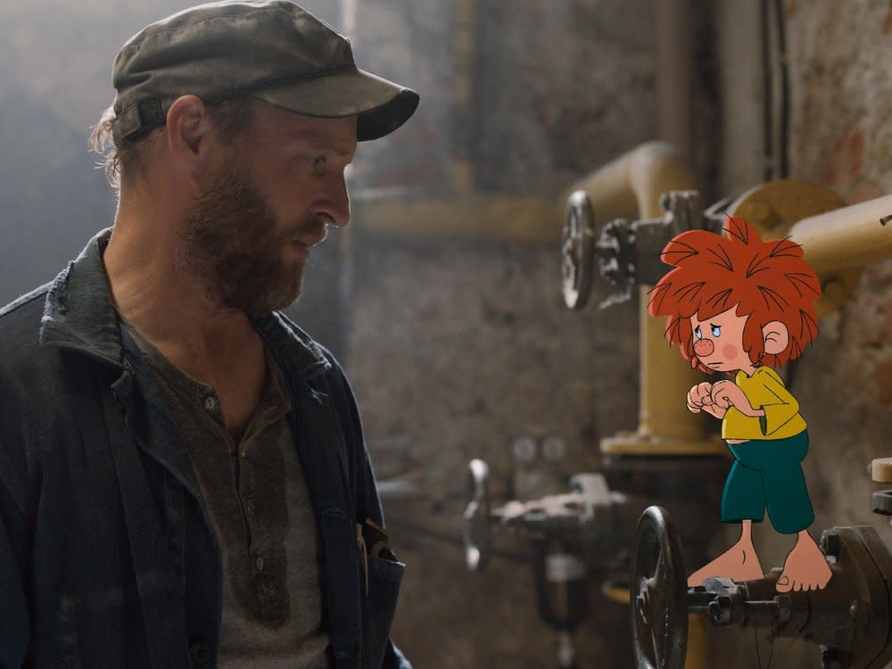 Florian Eder (Florian Brückner) und Kobold Pumuckl dürfen weitere Abenteuer erleben - in einer zweiten Staffel und einem Kinofilm. (Bild: RTL / NEUESUPER)