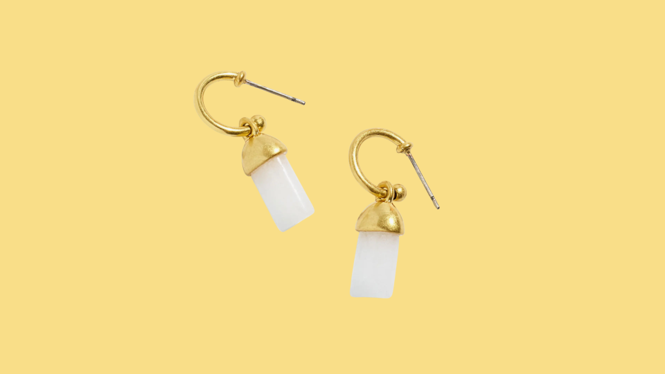 You can get these Madewell earrings at a discount only during the Nordstrom Anniversary sale 2022.