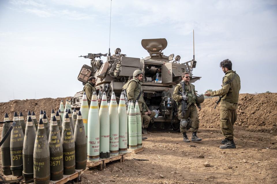 Israel artillery shells white phosphorus Sderot