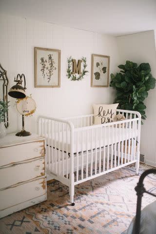 <a href="http://www.lynzyandco.com/combined-nursery-guest-bedroom/" data-component="link" data-source="inlineLink" data-type="externalLink" data-ordinal="1" rel="nofollow">Lynzy and Co</a>