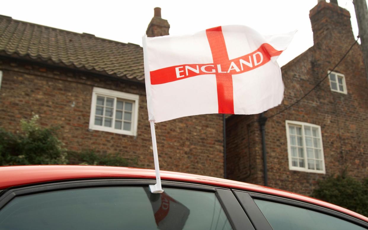 England flag on car