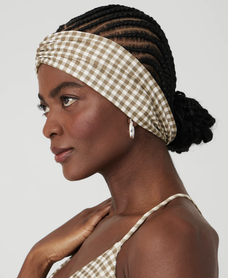 <p><a href="https://go.redirectingat.com?id=74968X1596630&url=https%3A%2F%2Fwww.aloyoga.com%2Fproducts%2Fa0550u-airlift-gingham-headband-macadamia&sref=https%3A%2F%2Fwww.seventeen.com%2Fbeauty%2Fhair%2Fg28542058%2Fbest-workout-headbands%2F" rel="nofollow noopener" target="_blank" data-ylk="slk:Shop Now;elm:context_link;itc:0;sec:content-canvas" class="link ">Shop Now</a></p><p>Airlift Gingham Headband</p><p>$24.00</p><p>aloyoga.com</p>