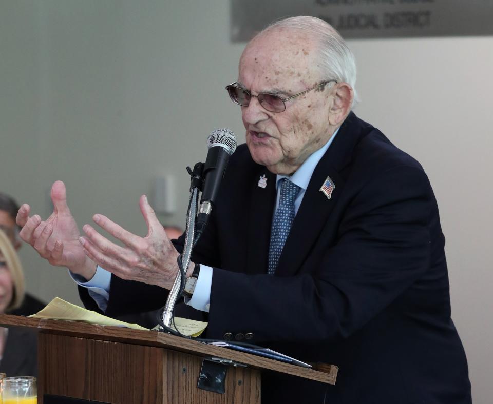 Alan Moskin speaks at the Yom HaShoah commemoration at the Rockland County courthouse May 2, 2019.