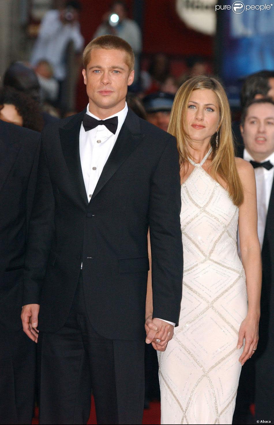 <p>Si la séparation de Brad et d’Angelina Jolie est un électrochoc, ce n’est pas la première rupture marquante du magnifique acteur hollywoodien. En 2005, il divorce de Jennifer Aniston, star de Friends avec laquelle il formait un couple terriblement glamour. Particulièrement populaires, les amoureux stars se sont séparés après sept ans d’idylle et cinq ans de mariage, non sans fracas médiatique, à cause de la relation naissante de l’acteur avec… Angie. Crédit DR </p>