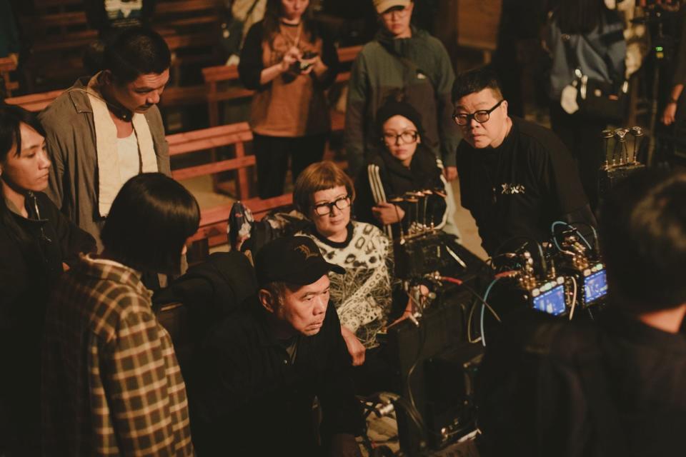 金馬導演陳玉勳（前左）以及億萬監製李烈、葉如芬聯手打造新片《大濛》。（華文創提供）