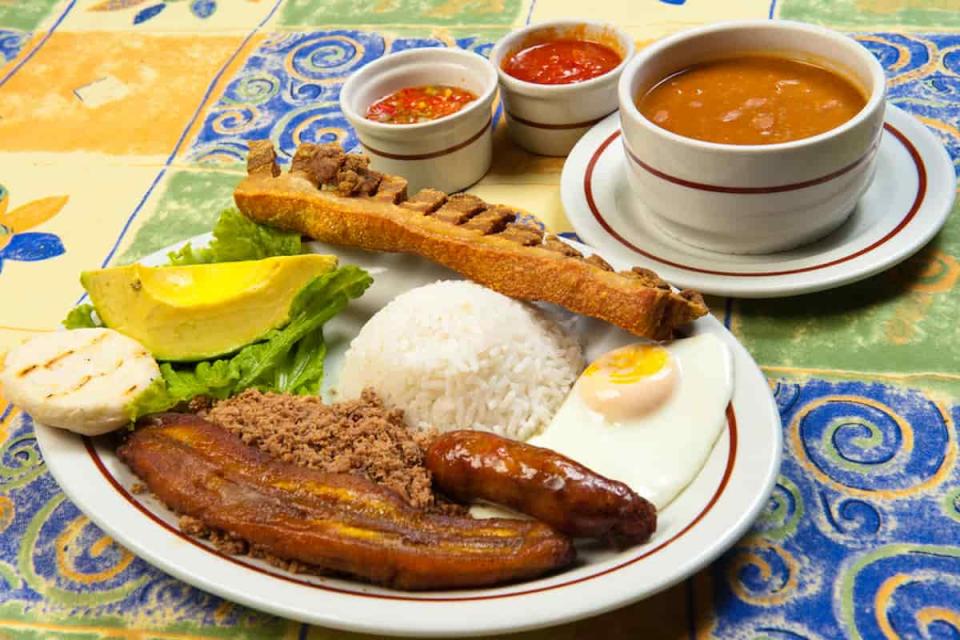 Bandeja Paisa de Antioquia, Colombia.