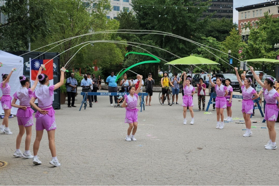 臺北市青少年民俗運動訪問團訪美演出獲得熱烈回響