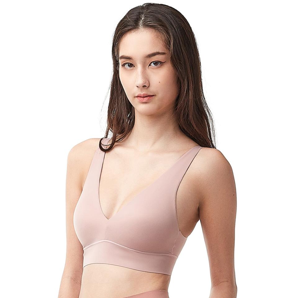 3) Cozy Wireless Plunge Bra