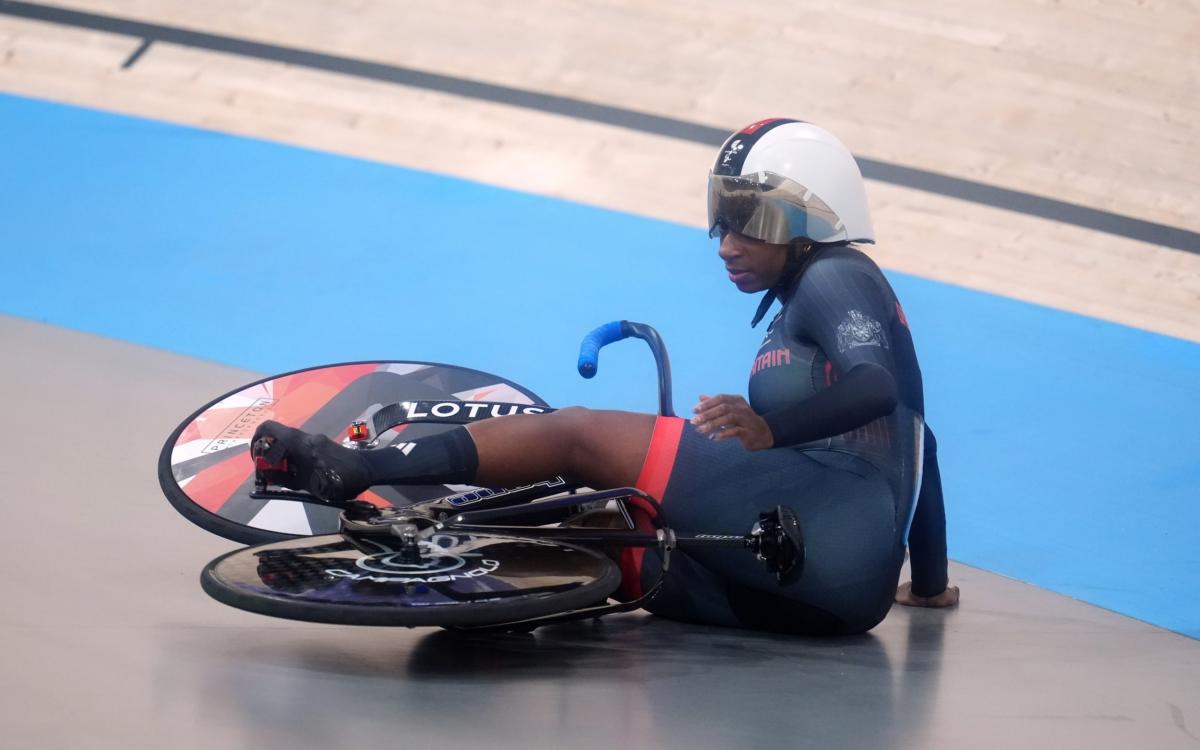 Distraught Kadeena Cox crashes out of first gold medal final of Paralympics