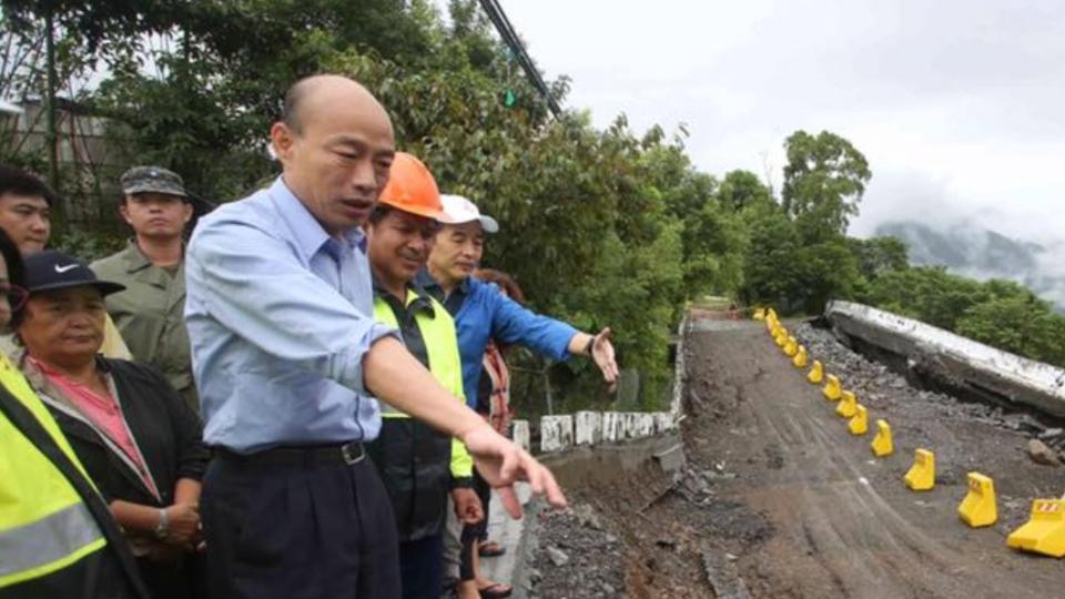 韓國瑜不捨高雄災民，陳其邁前往災區勘查。（合成圖／翻攝自韓國瑜、陳其邁 Chen Chi-Mai臉書）