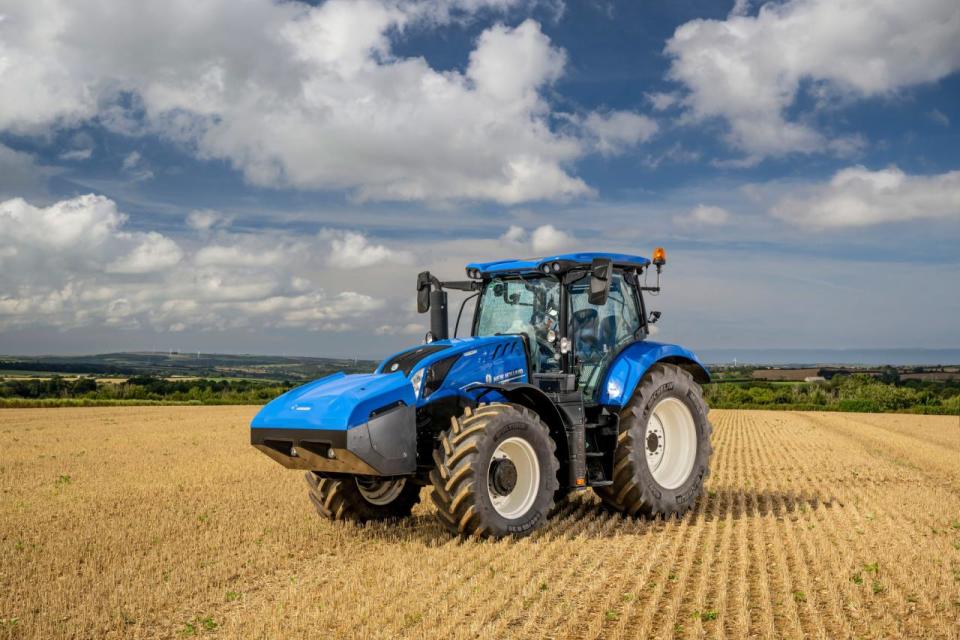 Brand promotes alternative fuel solutions in agriculture with the T6.180 Methane Power tractor