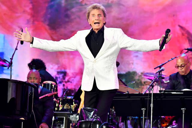 Jeff Kravitz/Getty Barry Manilow