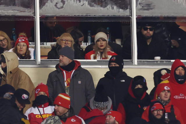 Taylor Swift and Brittany Mahomes Root for Their Guys in Matching Custom  Coats at Chiefs-Dolphins Game