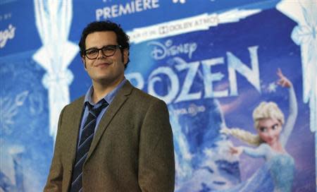 Cast member Josh Gad poses at the premiere of "Frozen" at El Capitan theatre in Hollywood, California November 19, 2013. REUTERS/Mario Anzuoni