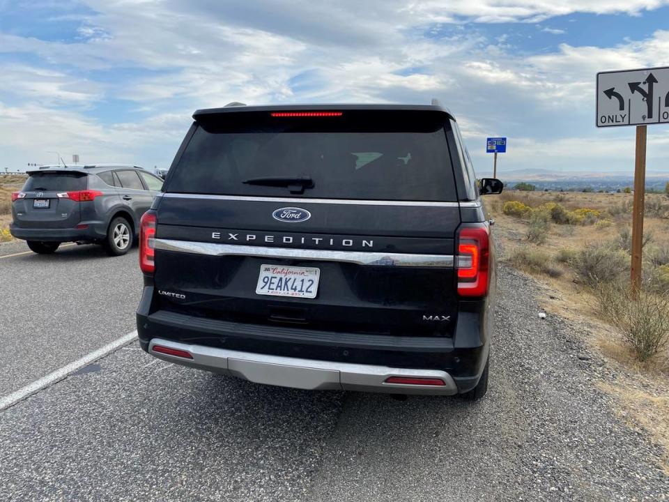 The Washington State Patrol said scammers used this Ford Expedition to lure in potential victims on the side of a Tri-City highway.