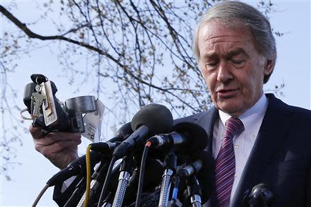 U.S. Senator Edward Markey (D-MA) holds a General Motors ignition assembly as he joins family members of victims of the GM recall failure for a news conference on the U.S. Capitol grounds in Washington April 1, 2014. REUTERS/Jonathan Ernst