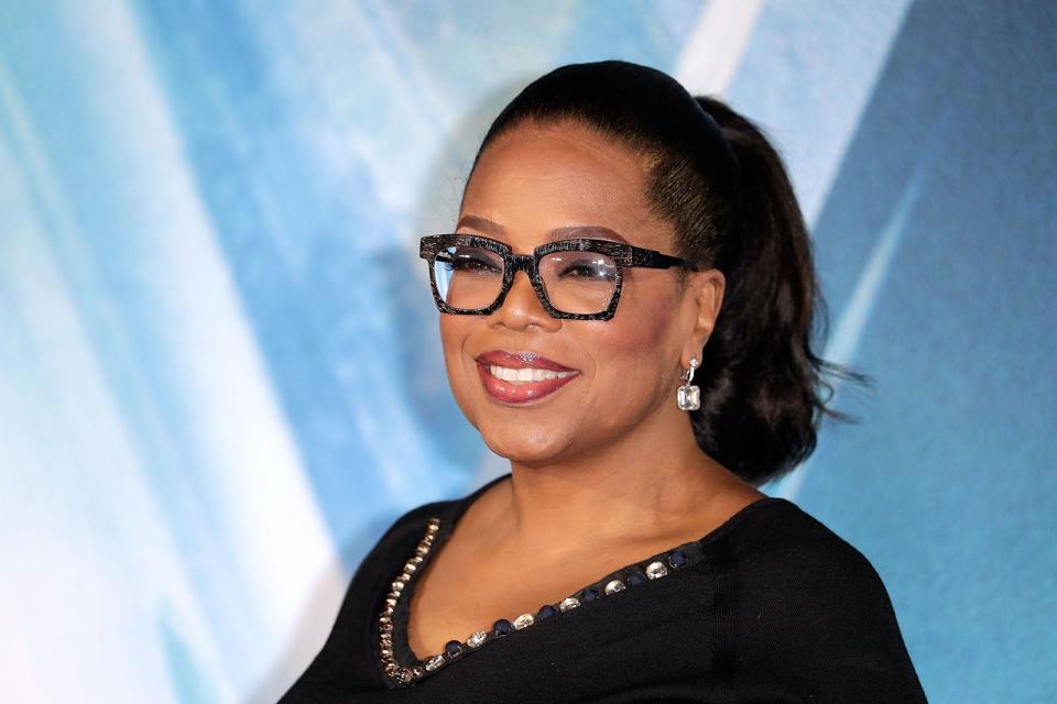 <p>Oprah Winfrey gilt als die populärste und erfolgreichste Talkmasterin der USA, in der "Forbes"-Liste der bestverdienenden Promis ist sie stets vertreten. Davon konnte sie in ihrer Kindheit nur träumen ... (Bild: John Phillips / Getty Images)</p> 