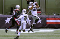 Las Vegas Raiders tight end Foster Moreau (87) catches a pass for a touchdown in the first half of an NFL football game against the New England Patriots, Sunday, Sept. 27, 2020, in Foxborough, Mass. (AP Photo/Charles Krupa)