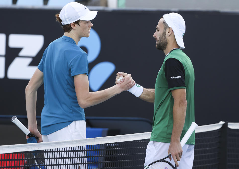 Le immagini della vittoria in Australia: per il 19enne altoatesino è il secondo titolo in carriera dopo il successo nel torneo Atp 250 di Sofia (AP Photo)