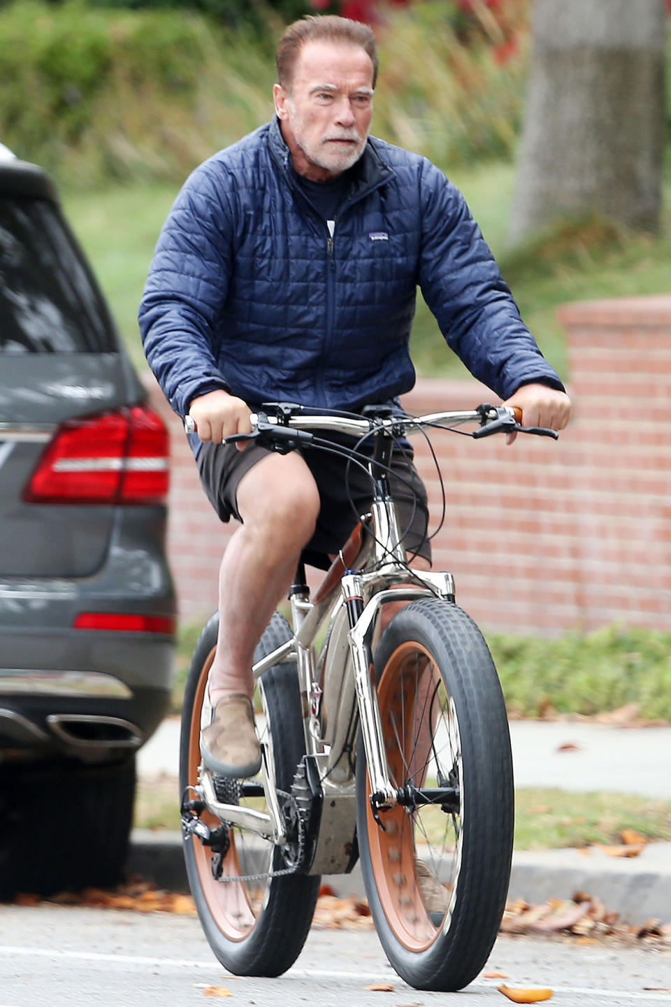 <p>Arnold Schwarzenegger keeps up his daily bike rides on Saturday in Los Angeles.</p>