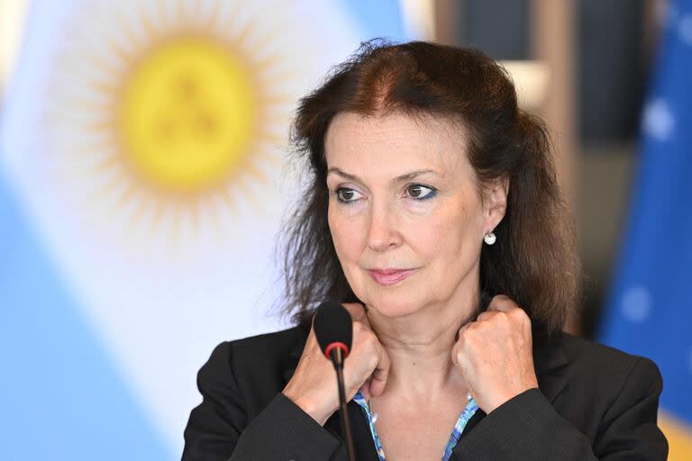 La canciller Diana Mondino