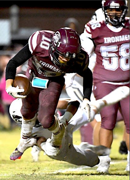 Nowata High School's Peyton Trotter, No. 10, burst to three touchdowns to help lead the Ironmen past visiting Salina High, 20-16, during grid action on Oct. 27, 2023.
