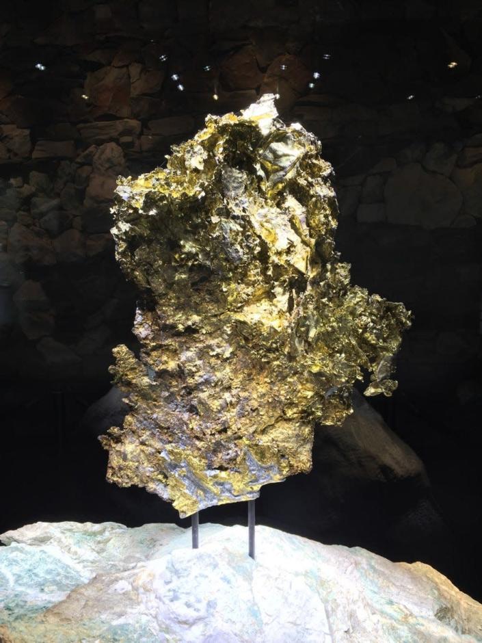 A 44 pound crystalline gold nugget in Ironstone Vineyard’s museum.