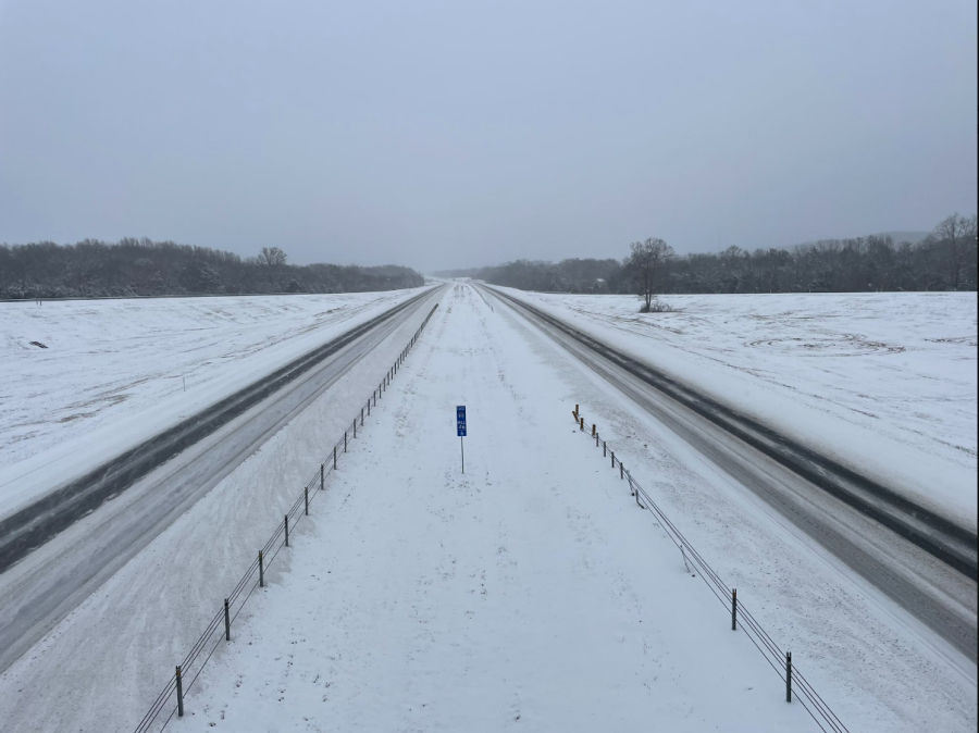 Snow along I-840 at Amaville Road in Rutherford County (Courtesy: Tennessee Department of Transportation)
