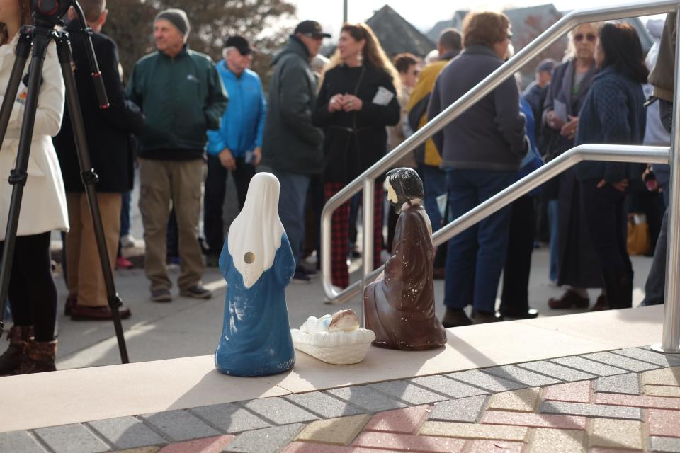 Church members protest city officials' decision prohibiting Nativity scene displays on city property, Thursday in Rehoboth Beach, Del.