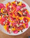 <p>La graine de courge est riche en protéines et nutriments qui facilitent au corps le changement de saison. </p><p>Découvrir la recette du <a href="https://www.elle.fr/Elle-a-Table/Recettes-de-cuisine/Carpaccio-de-butternut-betterave-et-feta-3973964" rel="nofollow noopener" target="_blank" data-ylk="slk:carpaccio de butternut, betterave et feta;elm:context_link;itc:0;sec:content-canvas" class="link ">carpaccio de butternut, betterave et feta</a>.</p><br>