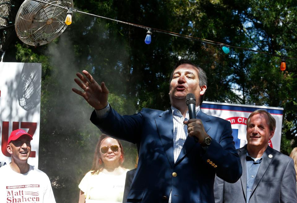 Sen. Ted Cruz talks to the public at the Katy Trail Ice House Outpost in Plano, Texas, on Oct. 4, 2018. (Photo: Larry W. Smith/EPA-EFE/REX/Shutterstock)