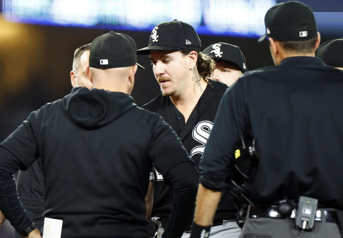 White Sox place Mike Clevinger on 15-day IL