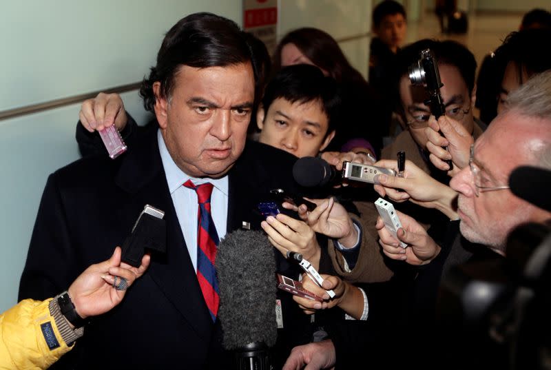 FILE PHOTO: U.S. diplomatic troubleshooter Bill Richardson speaks to the media in Beijing