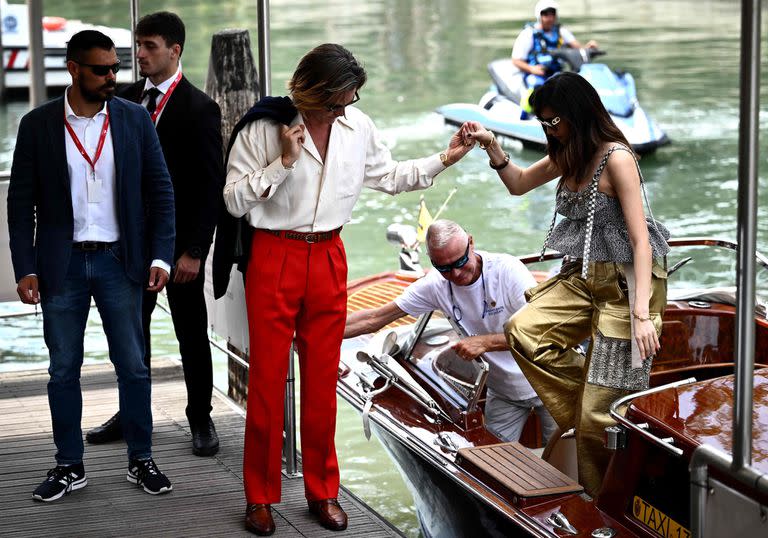 Chris Pine y Gemma Chan llegaron juntos al Hotel Excelsior