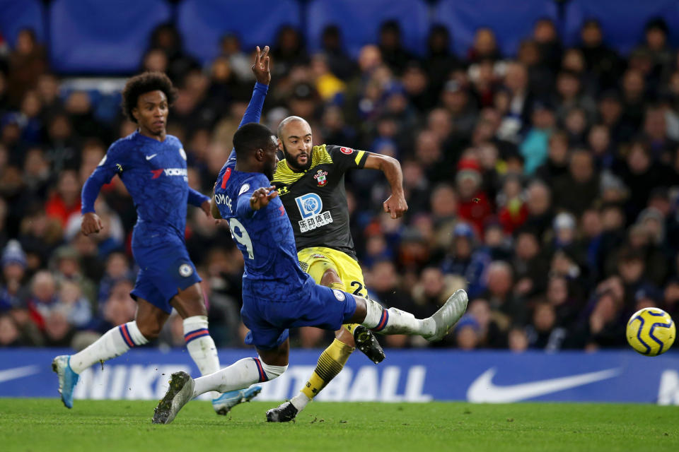 LONDON, ENGLAND - DECEMBER 26: Nathan Redmond of Southampton shoots under pressure from Fikayo Tomori of Chelsea during the Premier League match between Chelsea FC and Southampton FC at Stamford Bridge on December 26, 2019 in London, United Kingdom. (Photo by Steve Bardens/Getty Images)