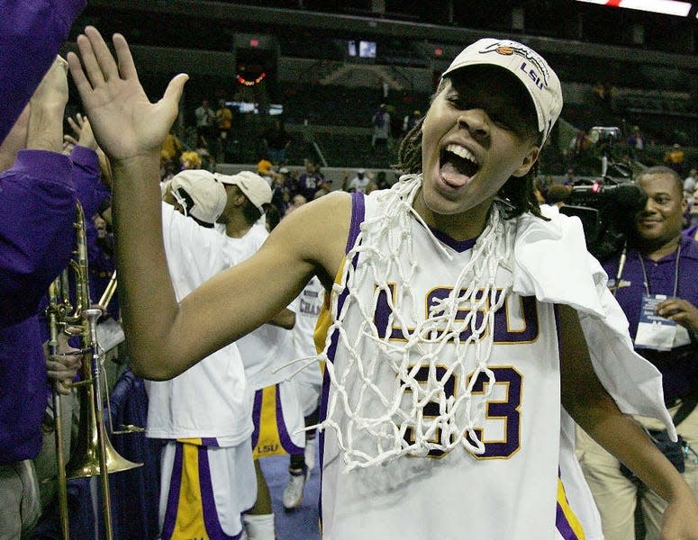 LSU’s Seimone Augustus leads the nation in scoring at 23 points a game and shoots 57.6 percent.