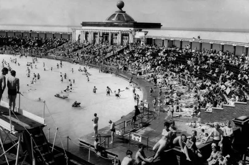 Southport sea bathing lake