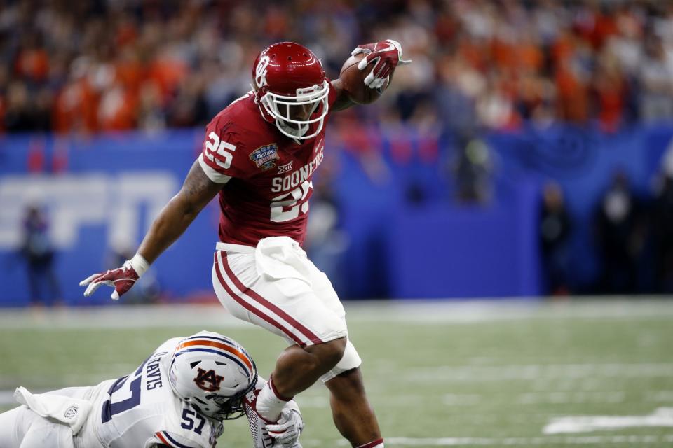 Oklahoma RB Joe Mixon won’t be drafted by the Miami Dolphins, reportedly. (AP)