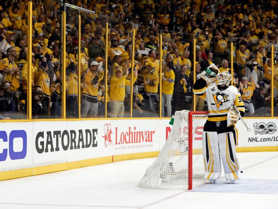 <p>Things didn’t go so well for Matt Murray — and the fans let him have it all night long. (Mark Humphrey/AP) </p>