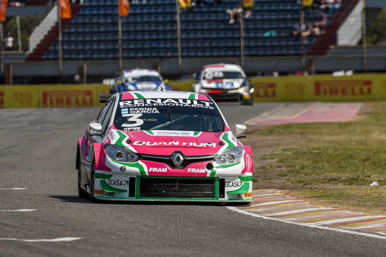 Con la victoria de Leonel Pernía y Antonino García, Renault sumó su quinto triunfo consecutivo en los 200 Kilómetros de Buenos Aires