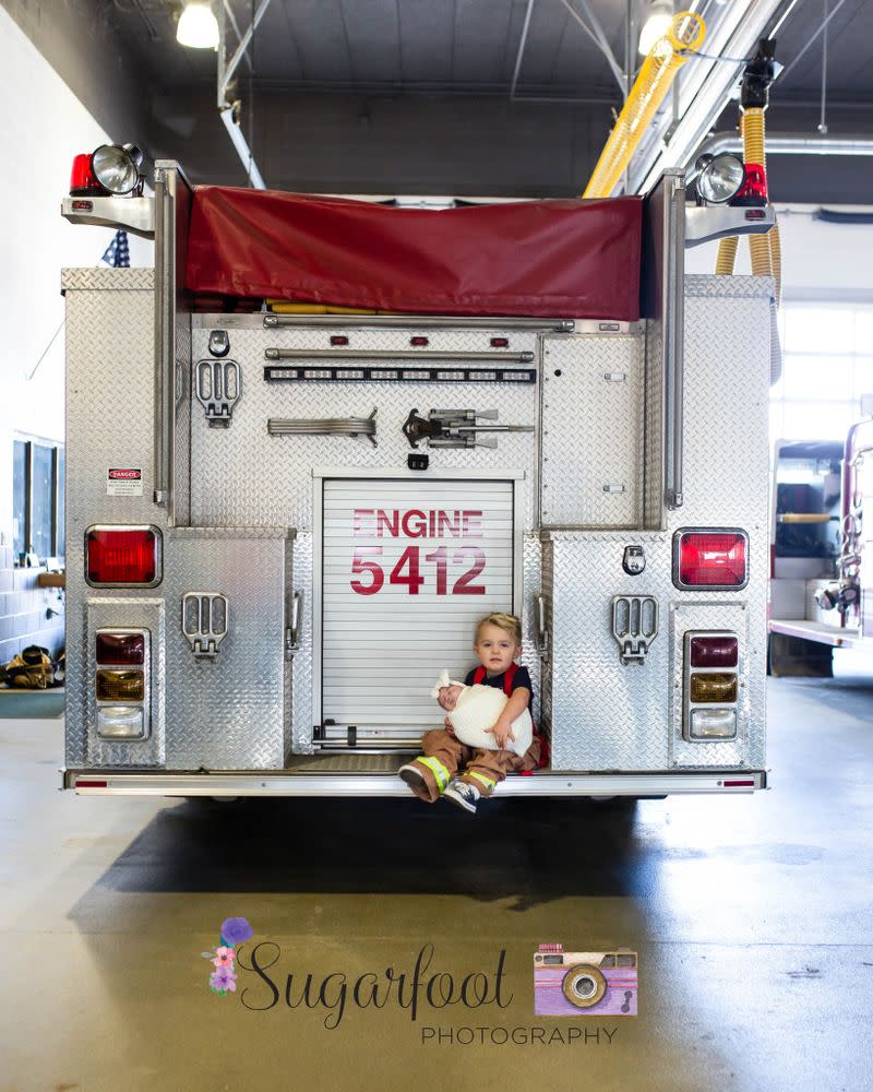 Brock Korves with his little sister, Brett Grace Korves | Samantha Kallal/ Sugarfoor Photography